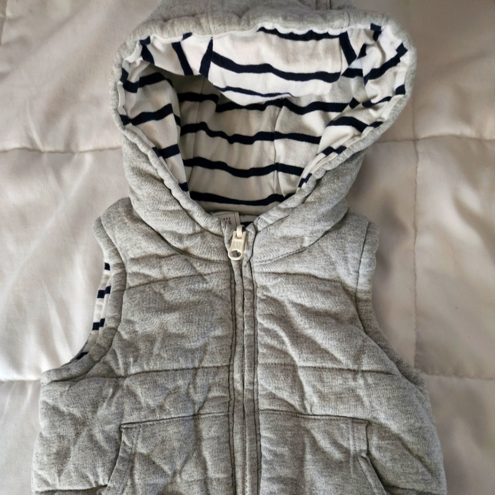 Sweater vest